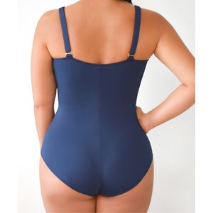 Vestido de baño con control medio de abdomen y realce de glúteos