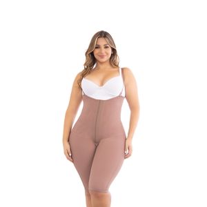 Faja moldeadora a la rodilla con realce de glúteos y control abdominal ajustable